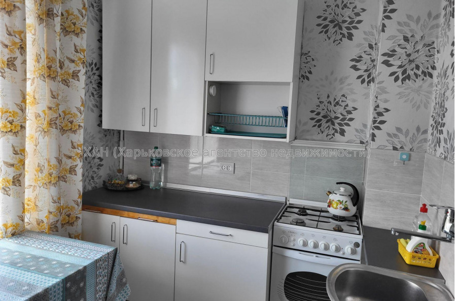 Продам квартиру, Бучмы ул. , 1 кім., 33 м², косметический ремонт 