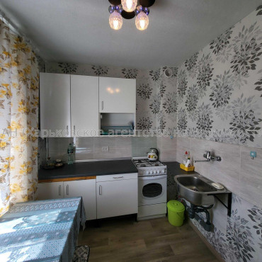 Продам квартиру, Бучмы ул. , 1  ком., 33 м², косметический ремонт 