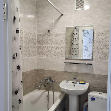 Продам квартиру, Бучмы ул. , 1  ком., 33 м², косметический ремонт 