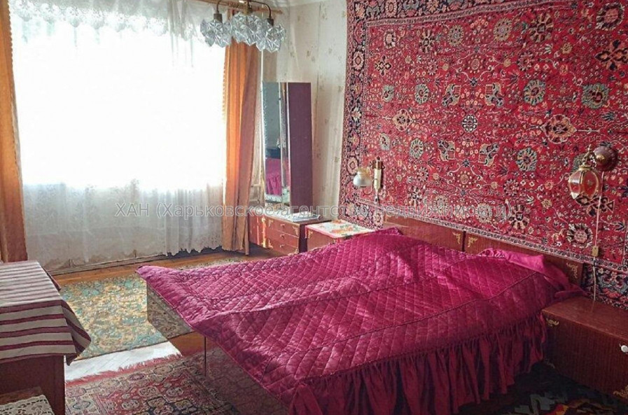 Продам квартиру, Светлая ул. , 3 кім., 63 м², косметический ремонт 