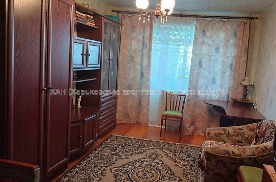 Продам квартиру, Светлая ул. , 3 кім., 63 м², косметический ремонт 