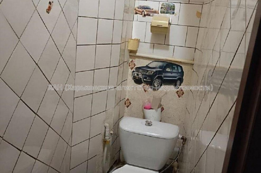 Продам квартиру, Светлая ул. , 3 кім., 63 м², косметический ремонт 