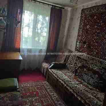 Продам квартиру, Светлая ул. , 3 кім., 63 м², косметический ремонт 
