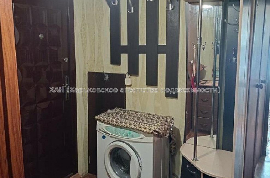 Продам квартиру, Светлая ул. , 3 кім., 63 м², косметический ремонт 