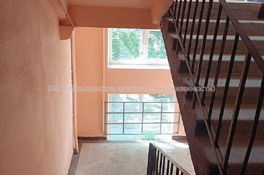 Продам квартиру, Светлая ул. , 3 кім., 63 м², косметический ремонт 
