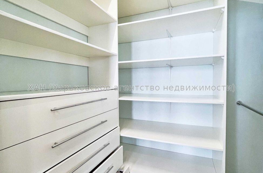 Продам квартиру, Салтовское шоссе , 4  ком., 87 м², капитальный ремонт 