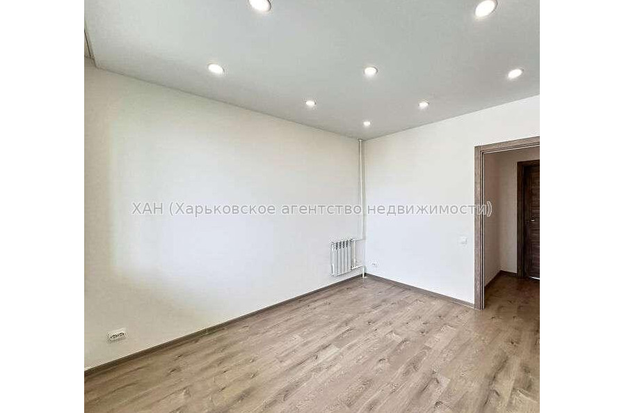 Продам квартиру, Салтовское шоссе , 4  ком., 87 м², капитальный ремонт 