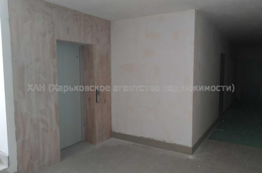 Продам квартиру, Братьев Гипиков ул. , 1  ком., 40.23 м², без внутренних работ 