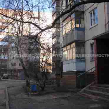 Продам квартиру, Богомольца ул. , 3  ком., 85 м², без ремонта 