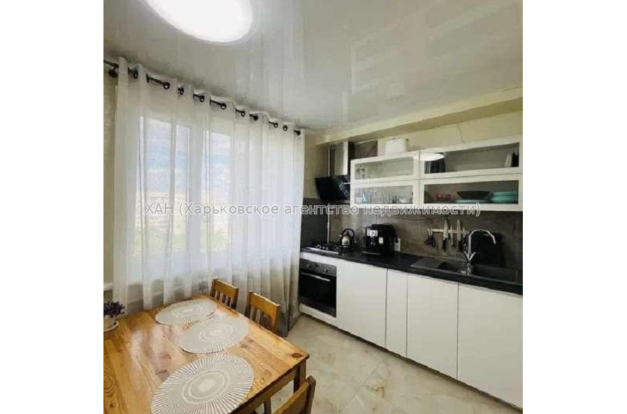 Продам квартиру, Академика Павлова ул. , 3  ком., 84 м², капитальный ремонт 