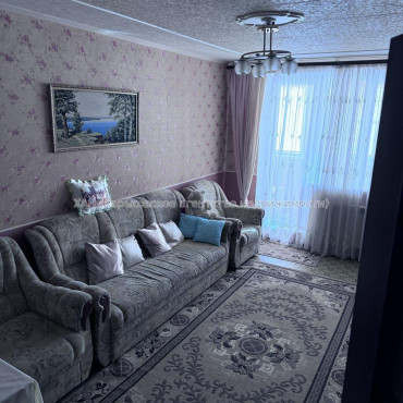 Продам квартиру, Олимпийская ул. , 3 кім., 68 м², косметический ремонт 