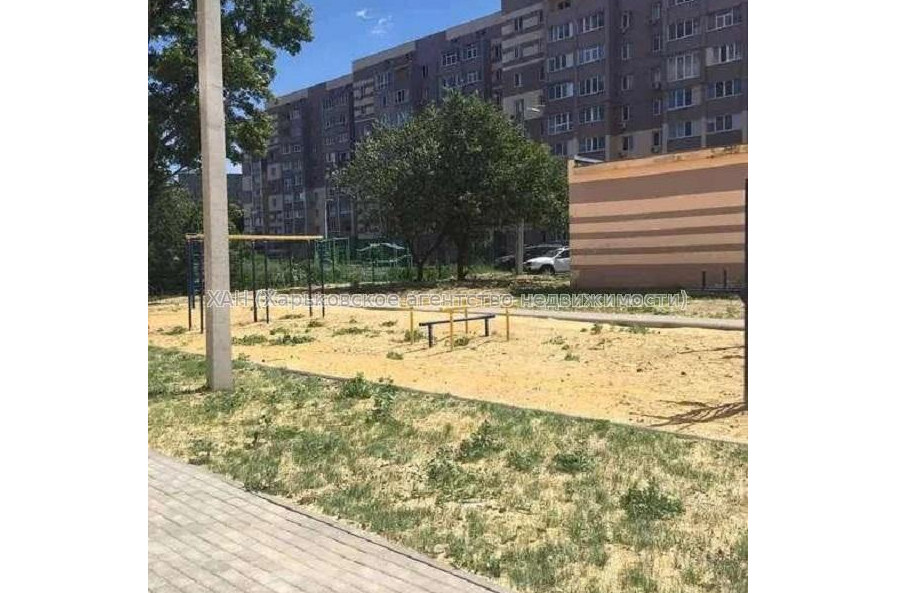 Продам квартиру, Ньютона ул. , 2 кім., 64 м², без внутренних работ 