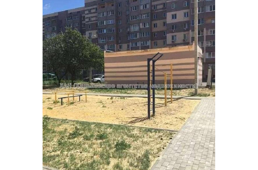 Продам квартиру, Ньютона ул. , 2 кім., 64 м², без внутренних работ 