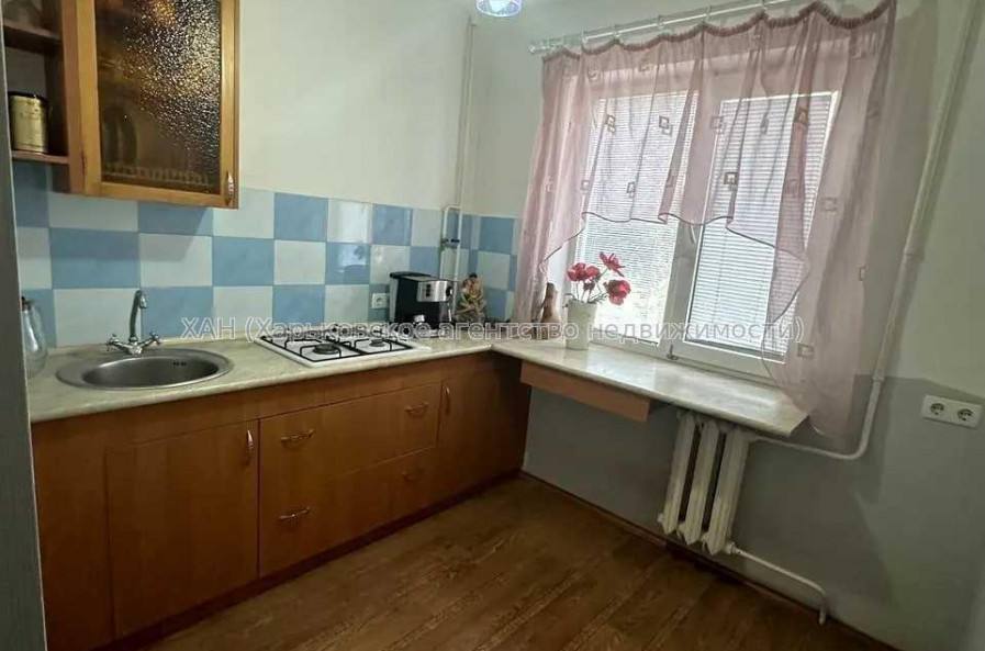 Продам квартиру, Бригады Хартия ул. , 1  ком., 33 м², капитальный ремонт 