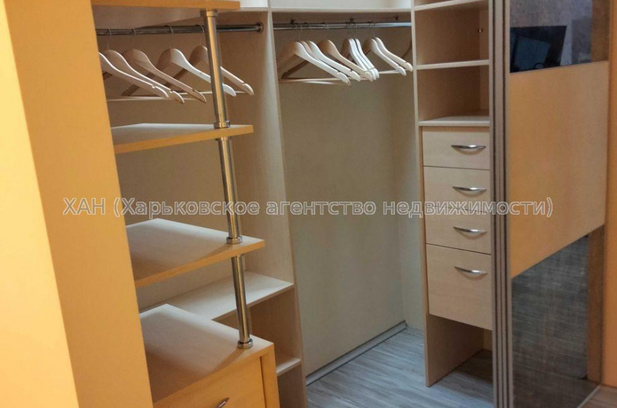 Продам квартиру, Чернышевская ул. , 2 кім., 50 м², авторский дизайн 