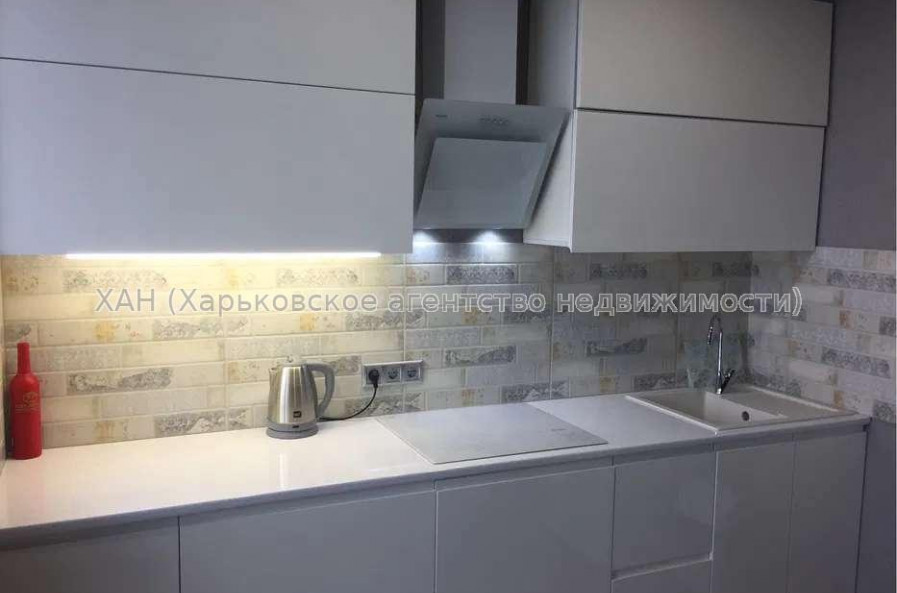 Продам квартиру, Героев Харькова просп. , 1 кім., 37 м², евроремонт 