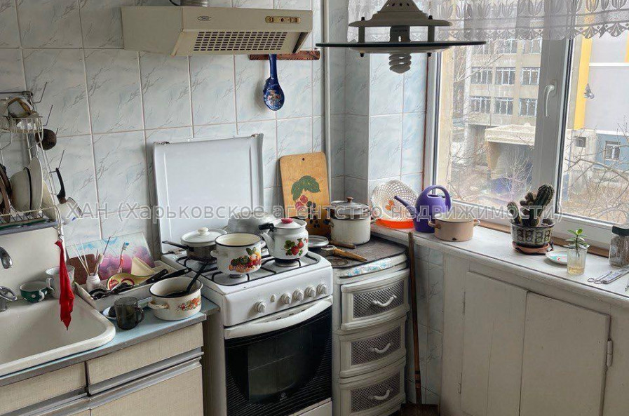 Продам квартиру, 23 Августа ул. , 3  ком., 60 м², косметический ремонт 