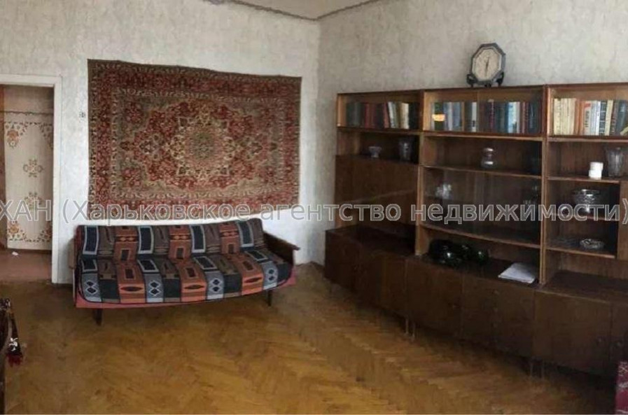 Продам квартиру, Тархова Сергея ул. , 3 кім., 60 м², косметический ремонт 