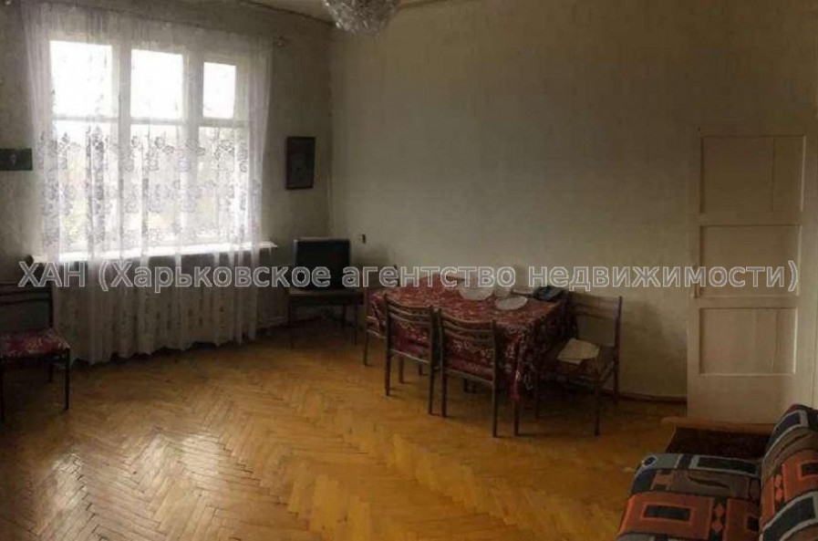 Продам квартиру, Тархова Сергея ул. , 3 кім., 60 м², косметический ремонт 