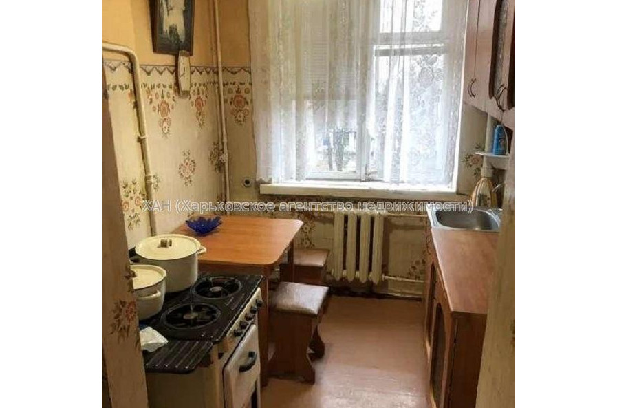 Продам квартиру, Тархова Сергея ул. , 3 кім., 60 м², косметический ремонт 