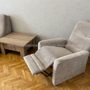 Продам квартиру, Павловская площ. , 2 кім., 56 м², капитальный ремонт 