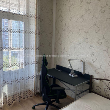 Продам квартиру, Павловская площ. , 2 кім., 56 м², капитальный ремонт 