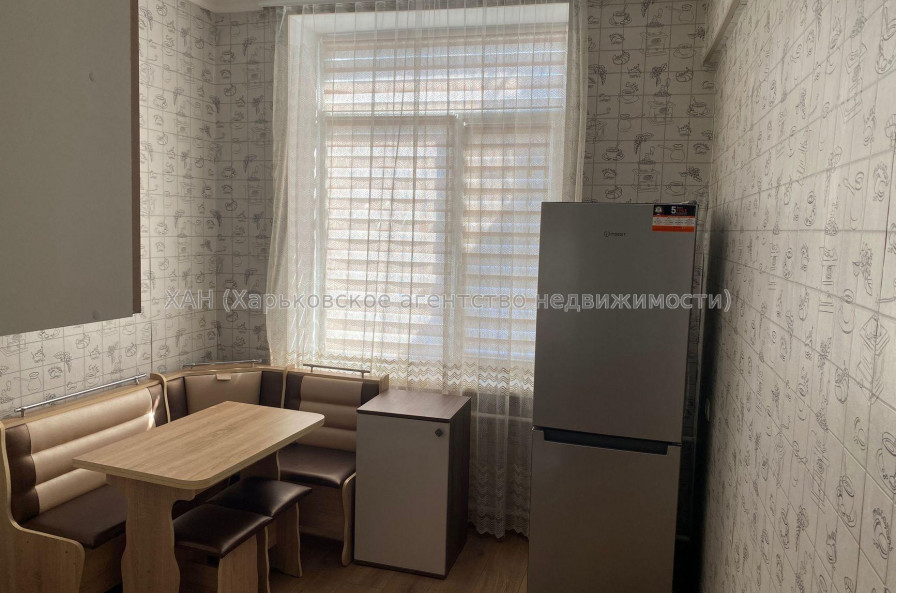 Продам квартиру, Павловская площ. , 2  ком., 56 м², капитальный ремонт 