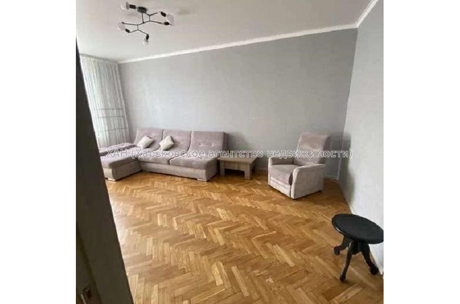 Продам квартиру, Павловская площ. , 2 кім., 56 м², капитальный ремонт 