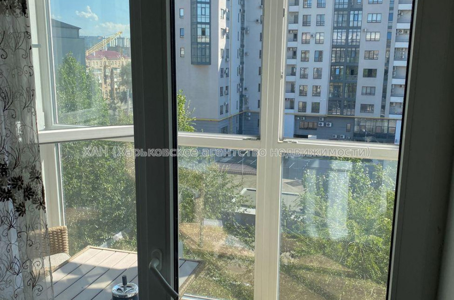 Продам квартиру, Павловская площ. , 2  ком., 56 м², капитальный ремонт 