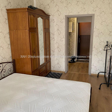 Продам квартиру, Павловская площ. , 2 кім., 56 м², капитальный ремонт 