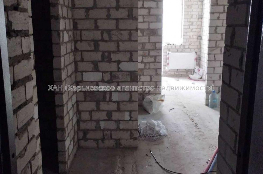 Продам квартиру, Мира ул. , 2 кім., 73 м², без внутренних работ 