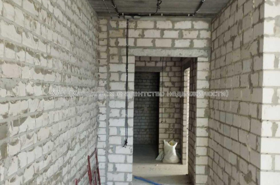 Продам квартиру, Мира ул. , 2 кім., 73 м², без внутренних работ 