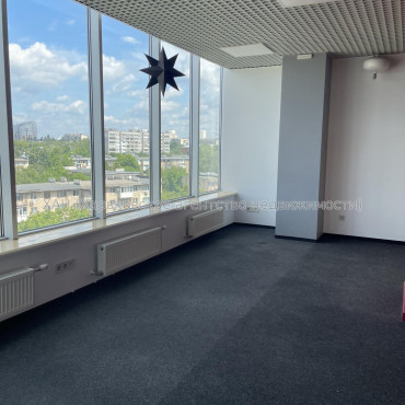 Сдам нежилую недвижимость, офис в офисном центре , 3  ком., 134.90 м², евроремонт 
