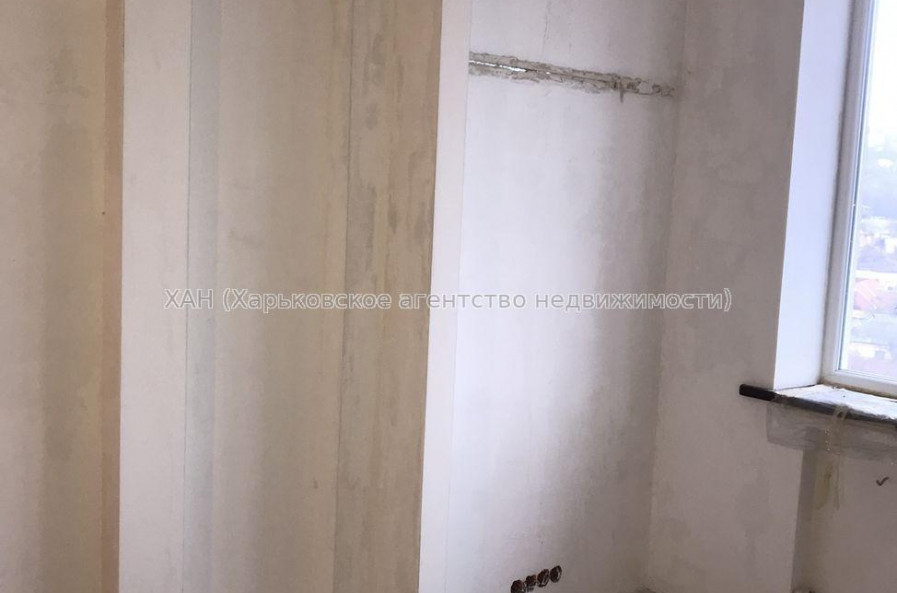 Продам квартиру, Новоалександровская ул. , 3 кім., 106 м², без отделочных работ 