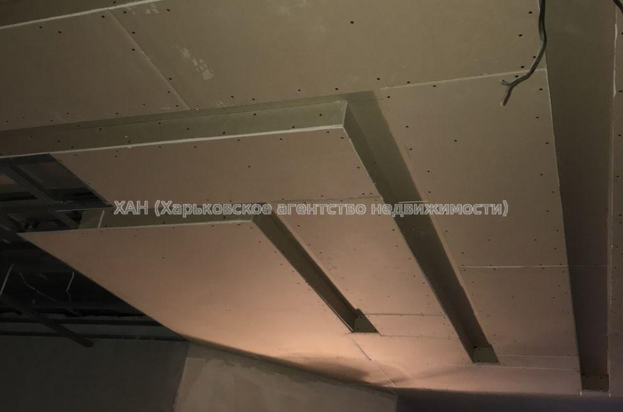 Продам квартиру, Новоалександровская ул. , 3 кім., 106 м², без отделочных работ 