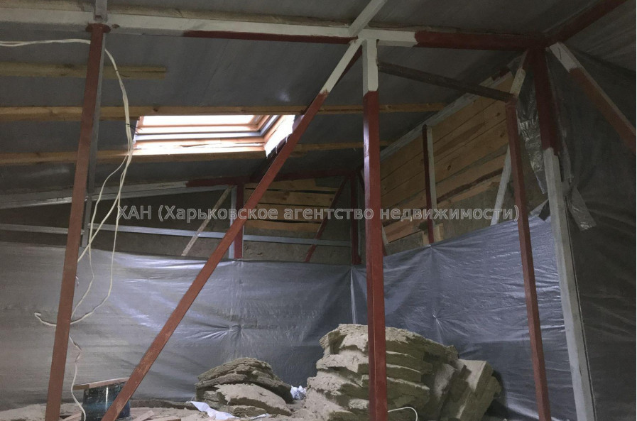 Продам квартиру, Новоалександровская ул. , 3 кім., 106 м², без отделочных работ 
