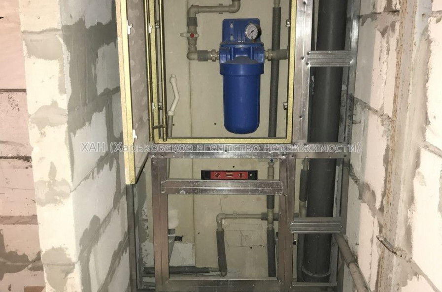 Продам квартиру, Новоалександровская ул. , 3 кім., 106 м², без отделочных работ 
