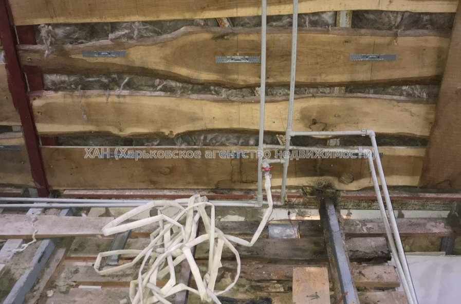 Продам квартиру, Новоалександровская ул. , 3 кім., 106 м², без отделочных работ 