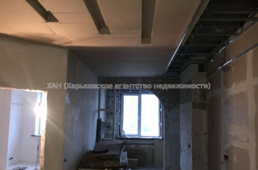 Продам квартиру, Новоалександровская ул. , 3 кім., 106 м², без отделочных работ 