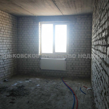 Продам квартиру, Полтавский Шлях ул. , 1  ком., 48 м², без внутренних работ 