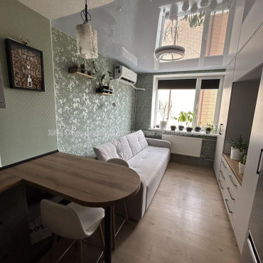 Продам квартиру, Александра Орлова ул. , 1 кім., 20 м², евроремонт 