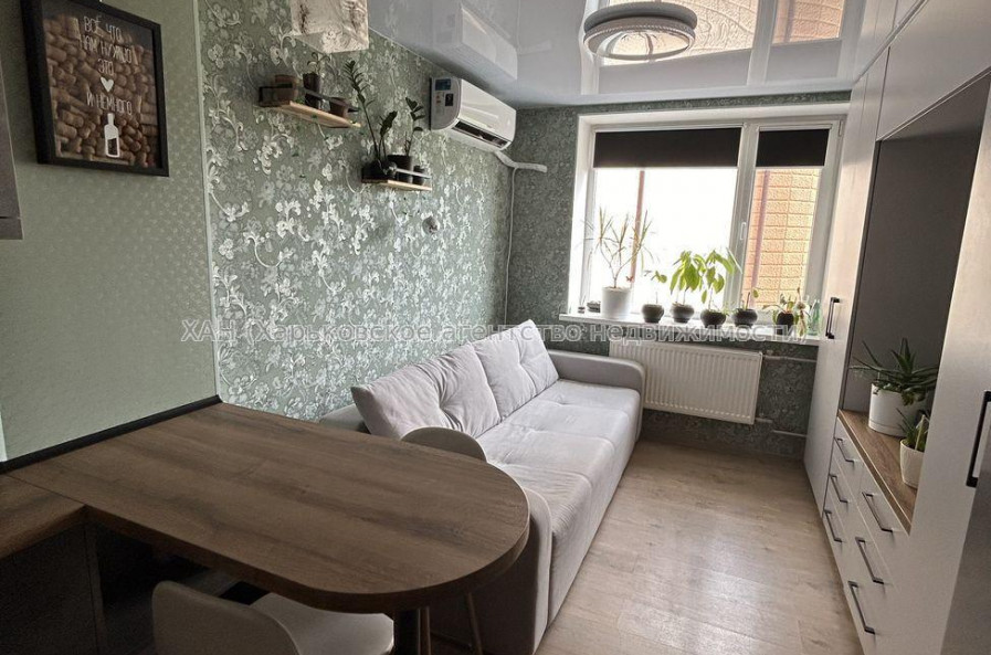 Продам квартиру, Александра Орлова ул. , 1 кім., 20 м², евроремонт 