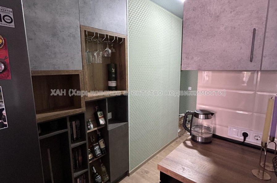Продам квартиру, Александра Орлова ул. , 1 кім., 20 м², евроремонт 