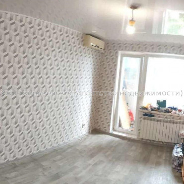 Продам квартиру, Власенко ул. , 6 , 1  ком., 30.70 м², капитальный ремонт 