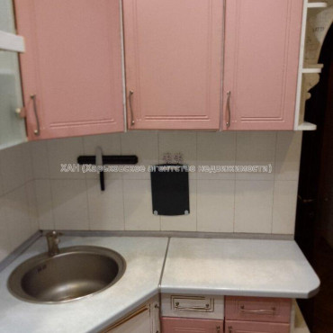 Продам квартиру, Власенко ул. , 6 , 1  ком., 30.70 м², капитальный ремонт 