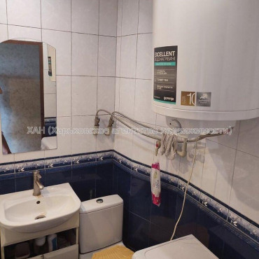 Продам квартиру, Власенко ул. , 6 , 1  ком., 30.70 м², капитальный ремонт 