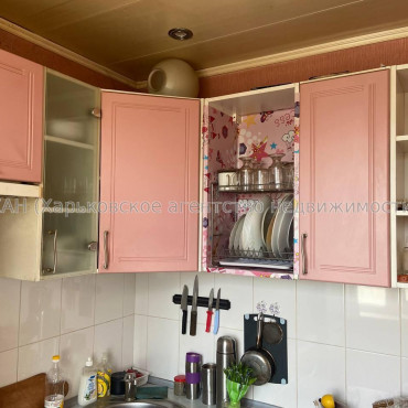 Продам квартиру, Власенко ул. , 6 , 1  ком., 30.70 м², капитальный ремонт 