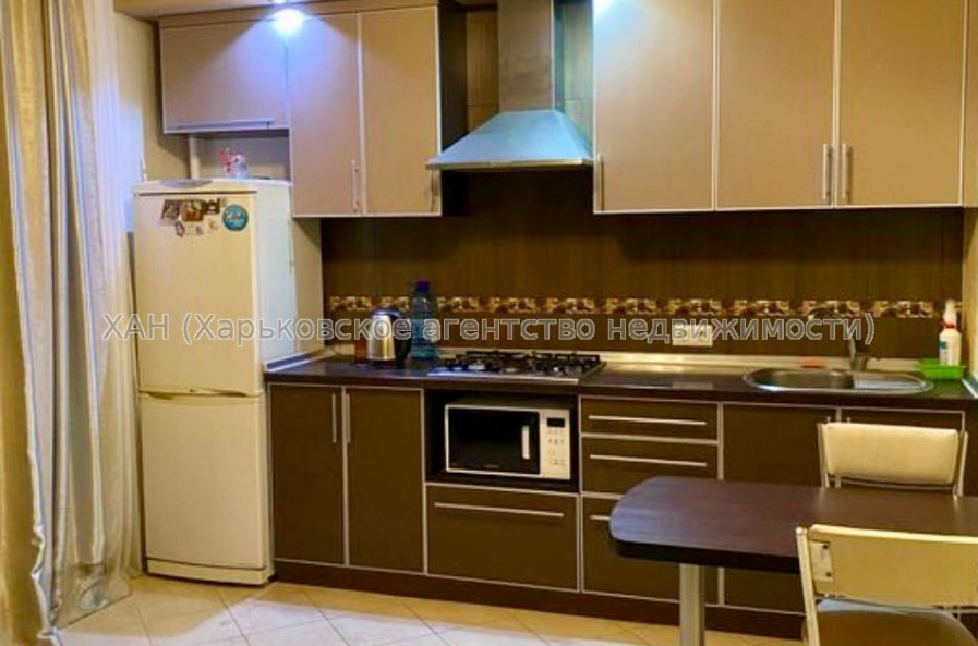 Продам квартиру, Малиновская ул. , 1 кім., 35 м², евроремонт 