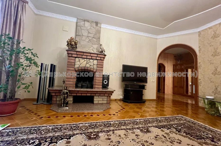 Продам дом, Некрасова пер. , 240 м², 10 сот., капитальный ремонт 