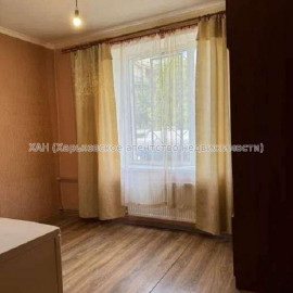 Продам квартиру, Трускавецкая ул. , 1  ком., 16 м², капитальный ремонт